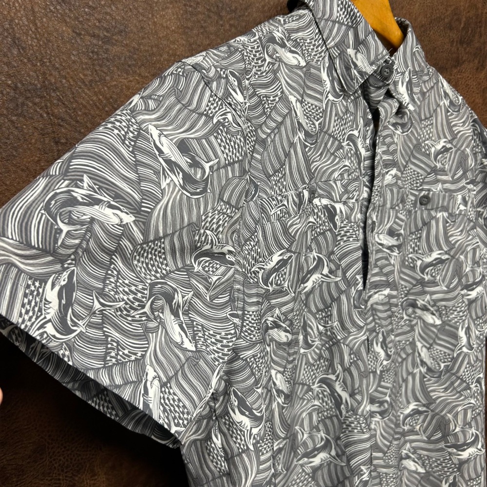 Silver Bait Fishing Mens Golf Shark USA Flag Polo Vented Quick Dry‎ Back Medium